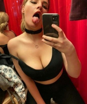 Евгения, 24